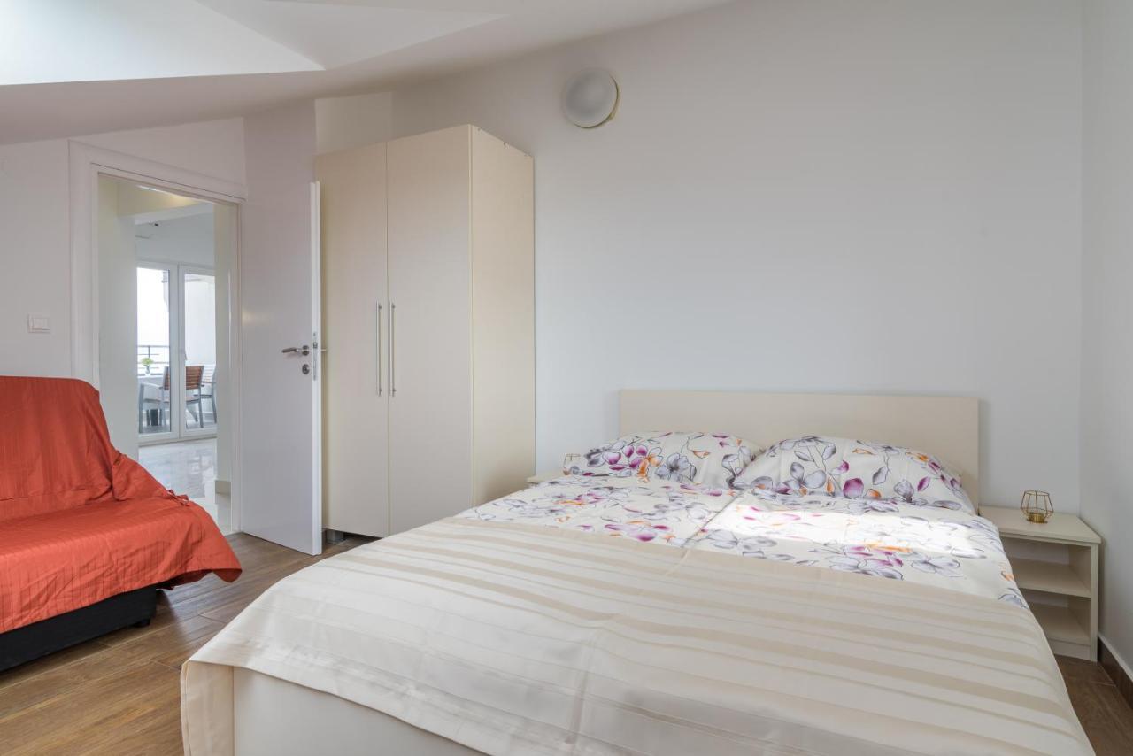 Apartments & Rooms Lavanda Malinska Luaran gambar