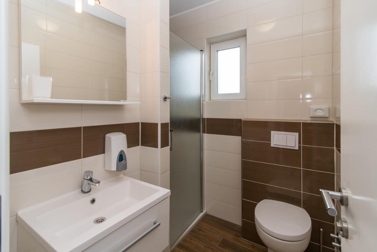 Apartments & Rooms Lavanda Malinska Luaran gambar