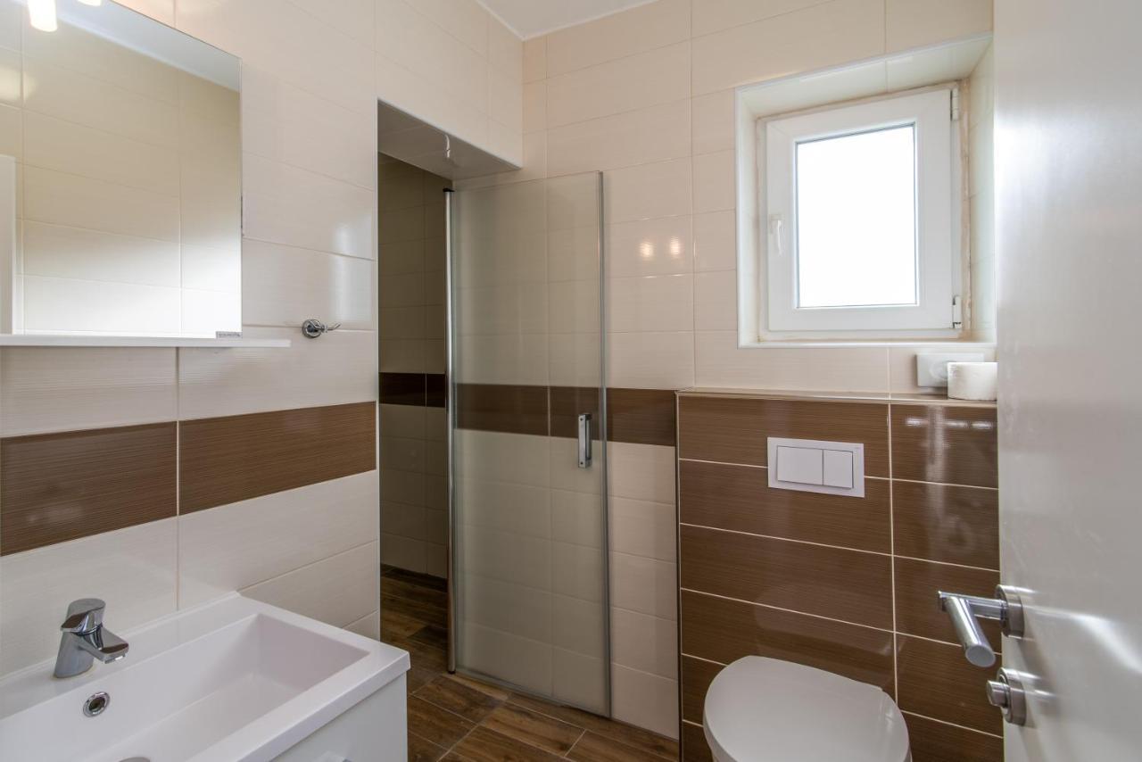 Apartments & Rooms Lavanda Malinska Luaran gambar