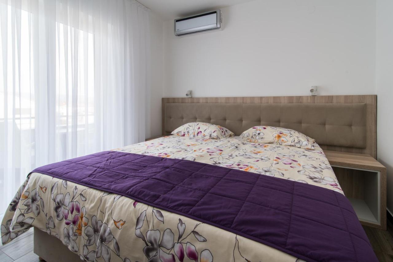 Apartments & Rooms Lavanda Malinska Luaran gambar